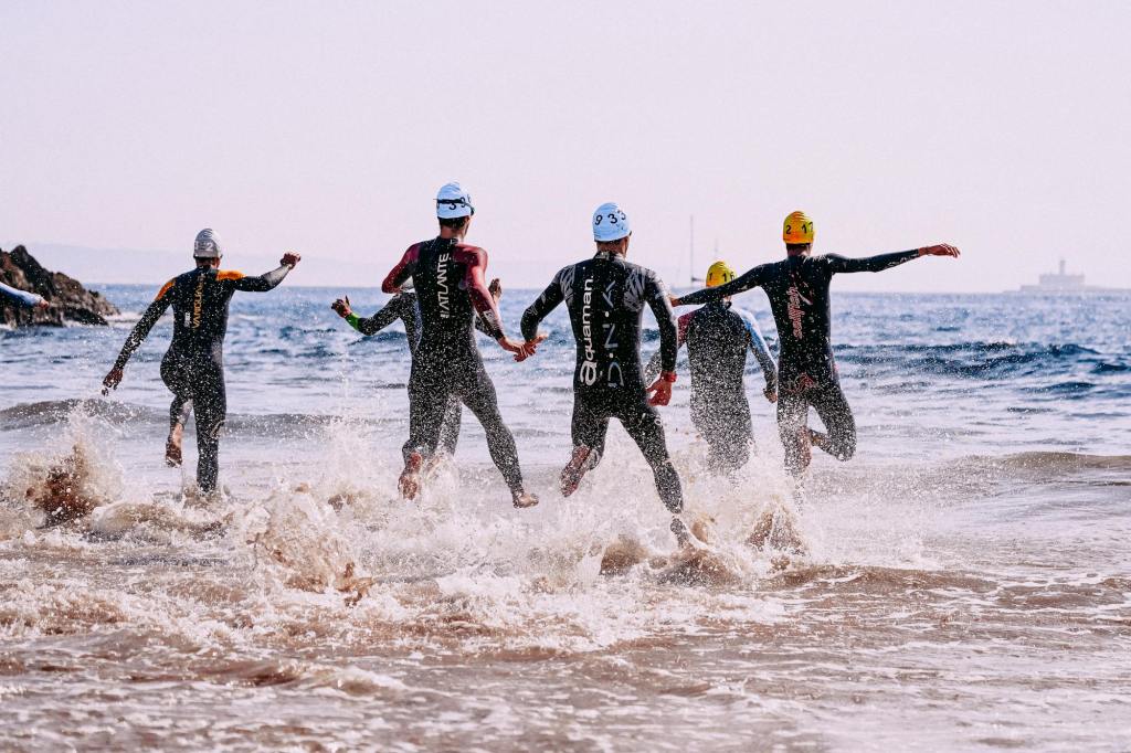 How to Choose Your First Wetsuit for Triathlon: Beginner Tips That Make Open Water Swimming&nbsp;Easier